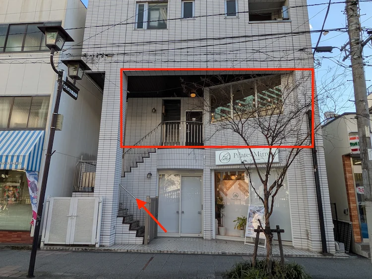 横浜オフィスの入り口